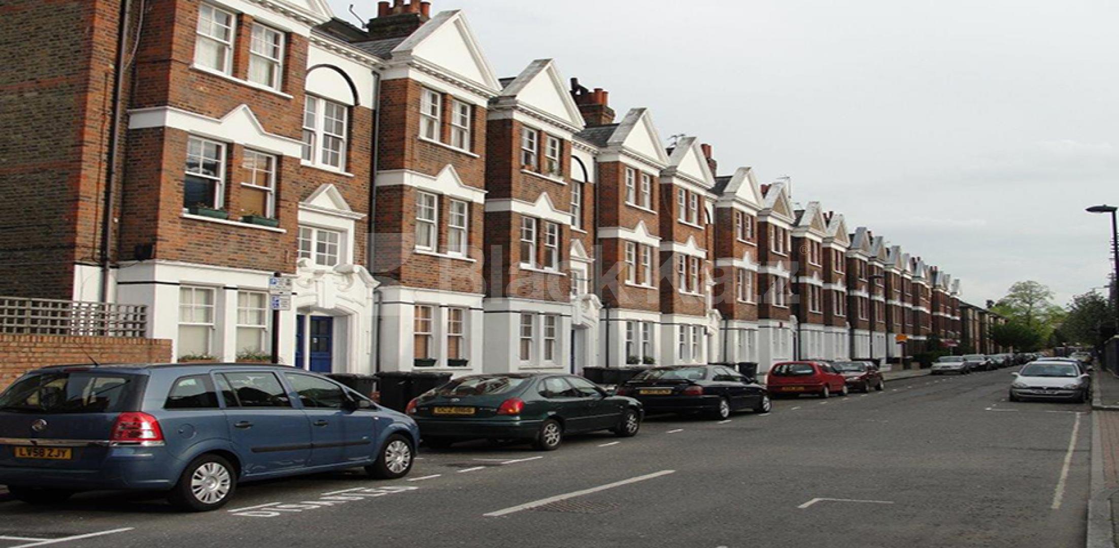 			UNDER OFFER , 3 Bedroom, 1 bath, 1 reception Apartment			 Liberty Street, Oval